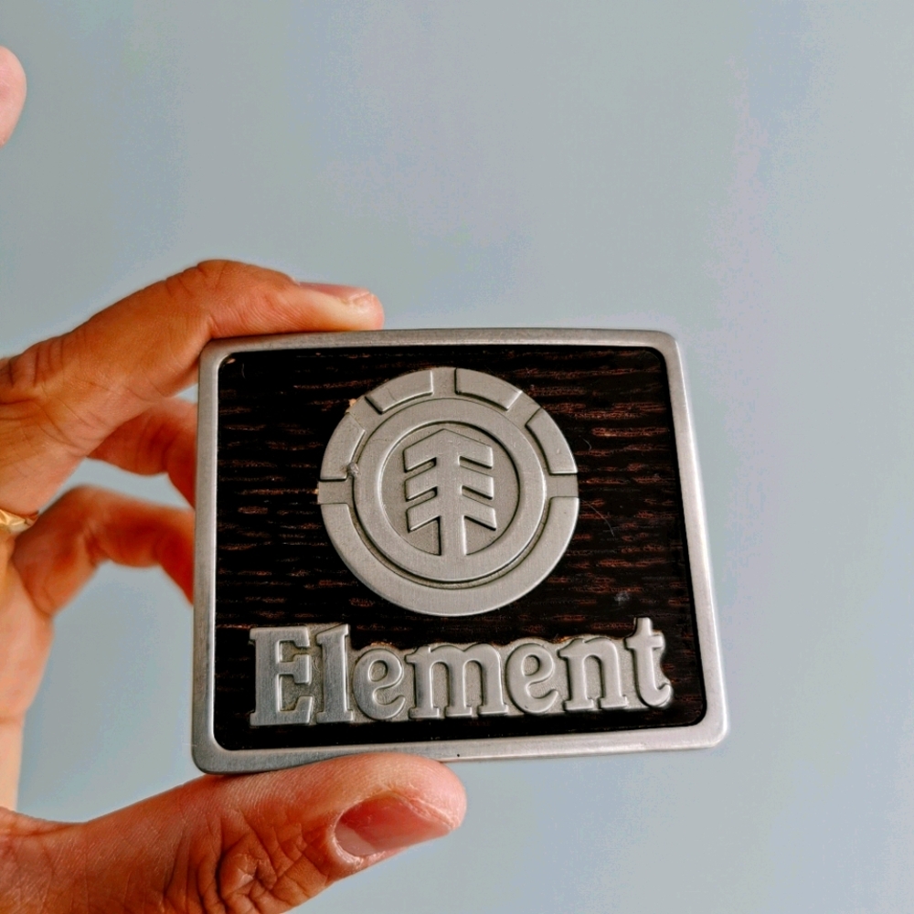 Element belt buckle